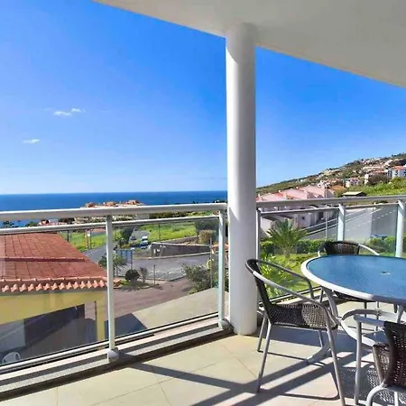 Rubeus アパート カニコ