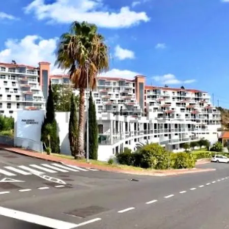 Rubeus アパート カニコ